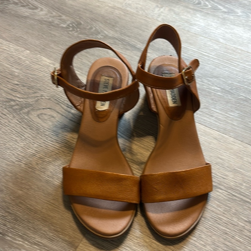 Brown Steve Madden heel